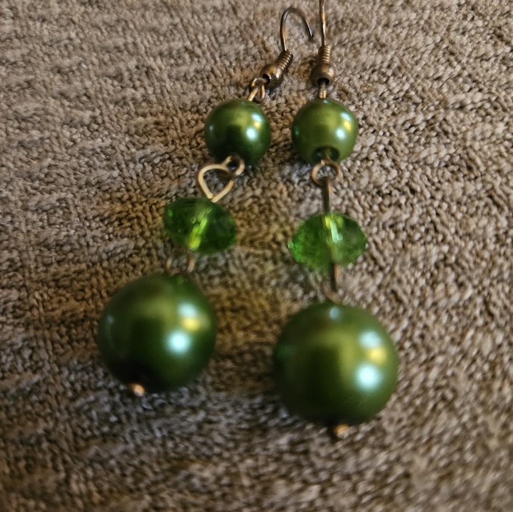 Earring Bonanza - Picture 7 of 7